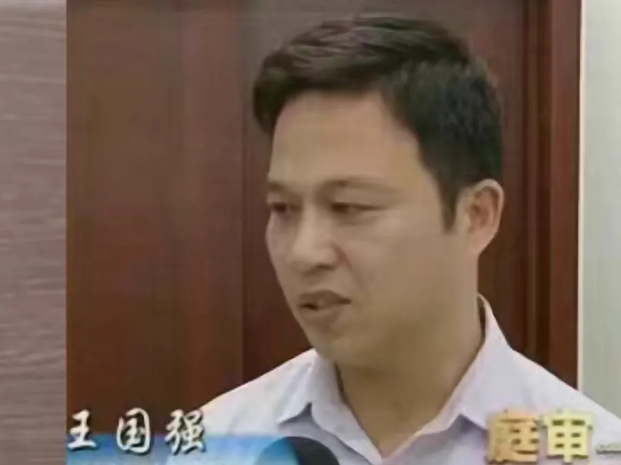 王国强律师就戈某盗窃罪案接受上海电视台《庭审纪实》栏目采访